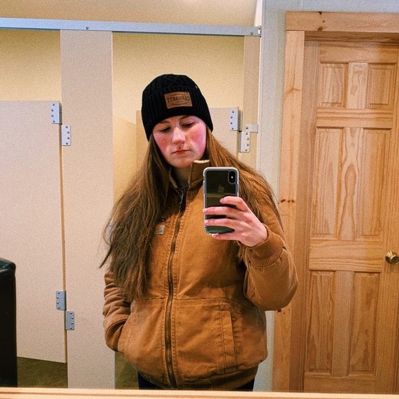 Meet your Posher, Caitlin - Picture 1 of 1